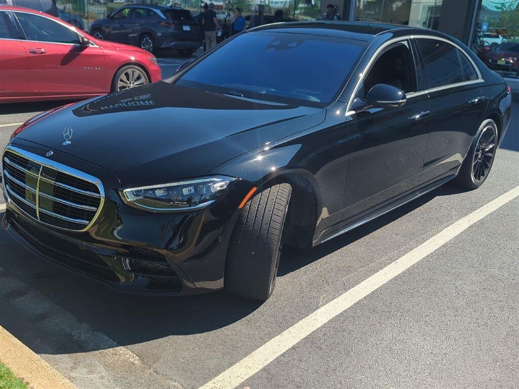 Used 2022 Black Mercedes-Benz S 580 image 2