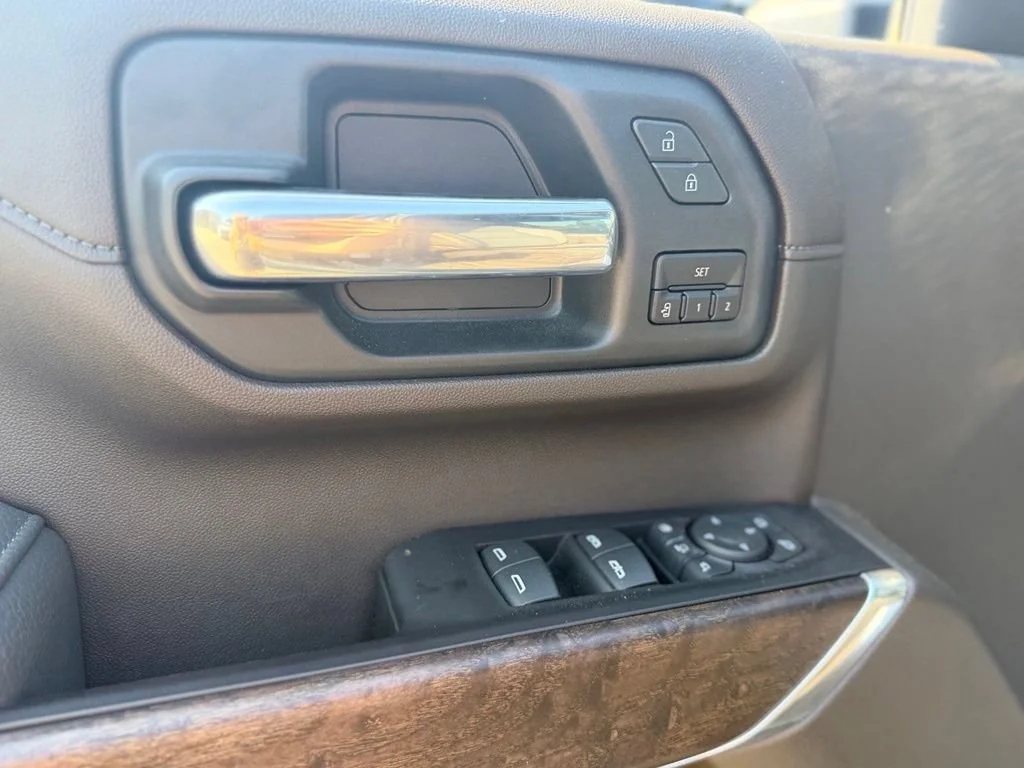 Used 2020 ONYX BLACK GMC Denali image 23