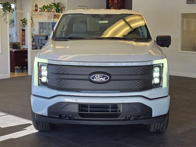 2025 Ford F-150 Lightning Flash - Photo 15