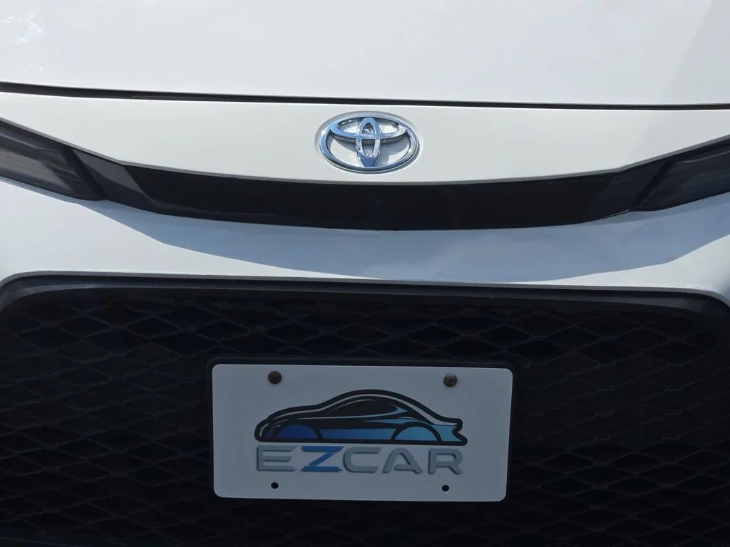Used 2024 Ice Toyota SE image 17