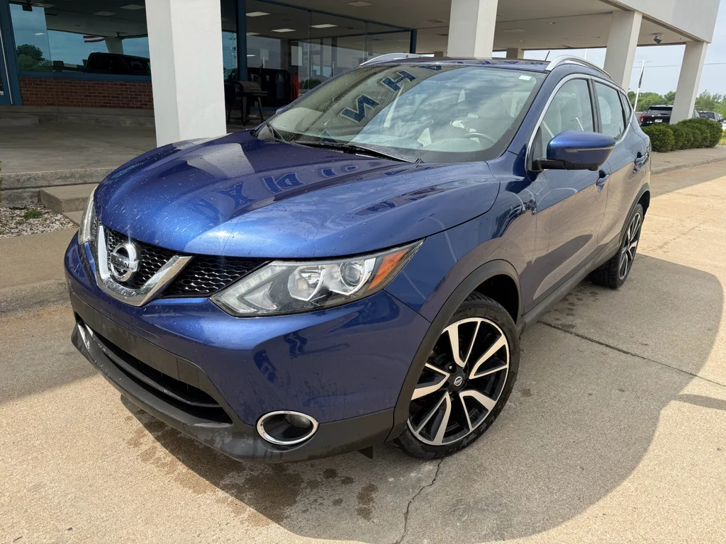 Used 2017 Nissan Rogue Sport SL with VIN JN1BJ1CR7HW102025 for sale in Manhattan, KS