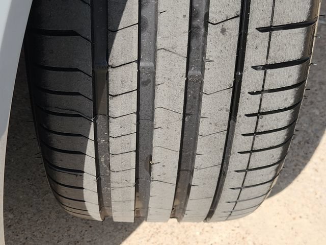 Used 2024 Gray BMW xDrive40i image 19