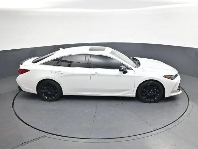 Used 2019 Pearl Toyota Touring image 24