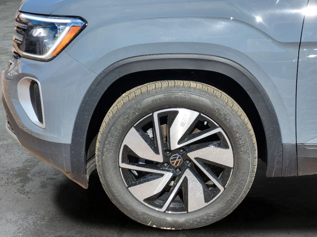 New 2026 Pure Gray Volkswagen 2.0T SE W/TECHNOLOGY image 19