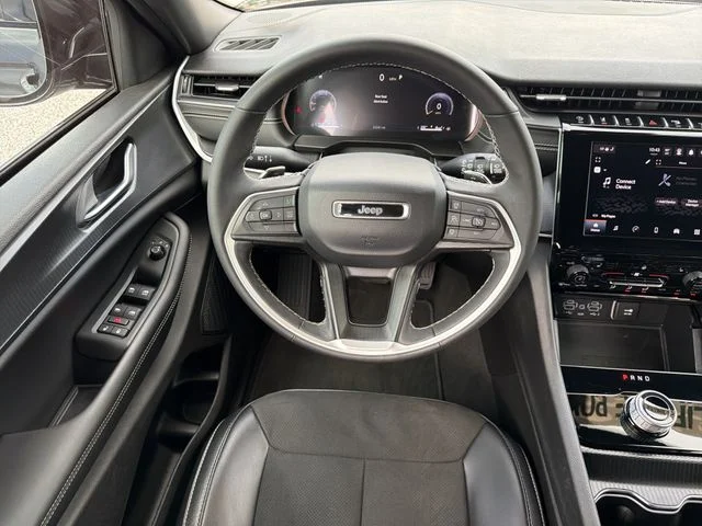 Used 2024 Gray Jeep Altitude image 13