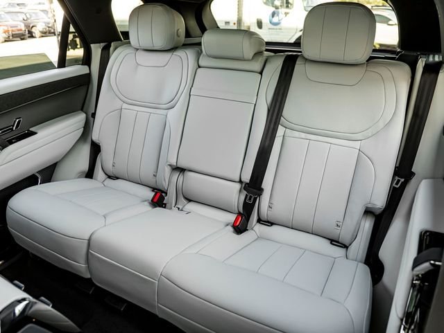 New 2026 Santorini Black LAND ROVER SE image 27