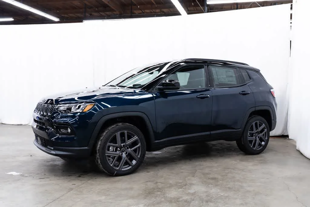 New 2026 Fathom Blue Pearl-Coat Exterior Paint Jeep Limited Altitude image 3