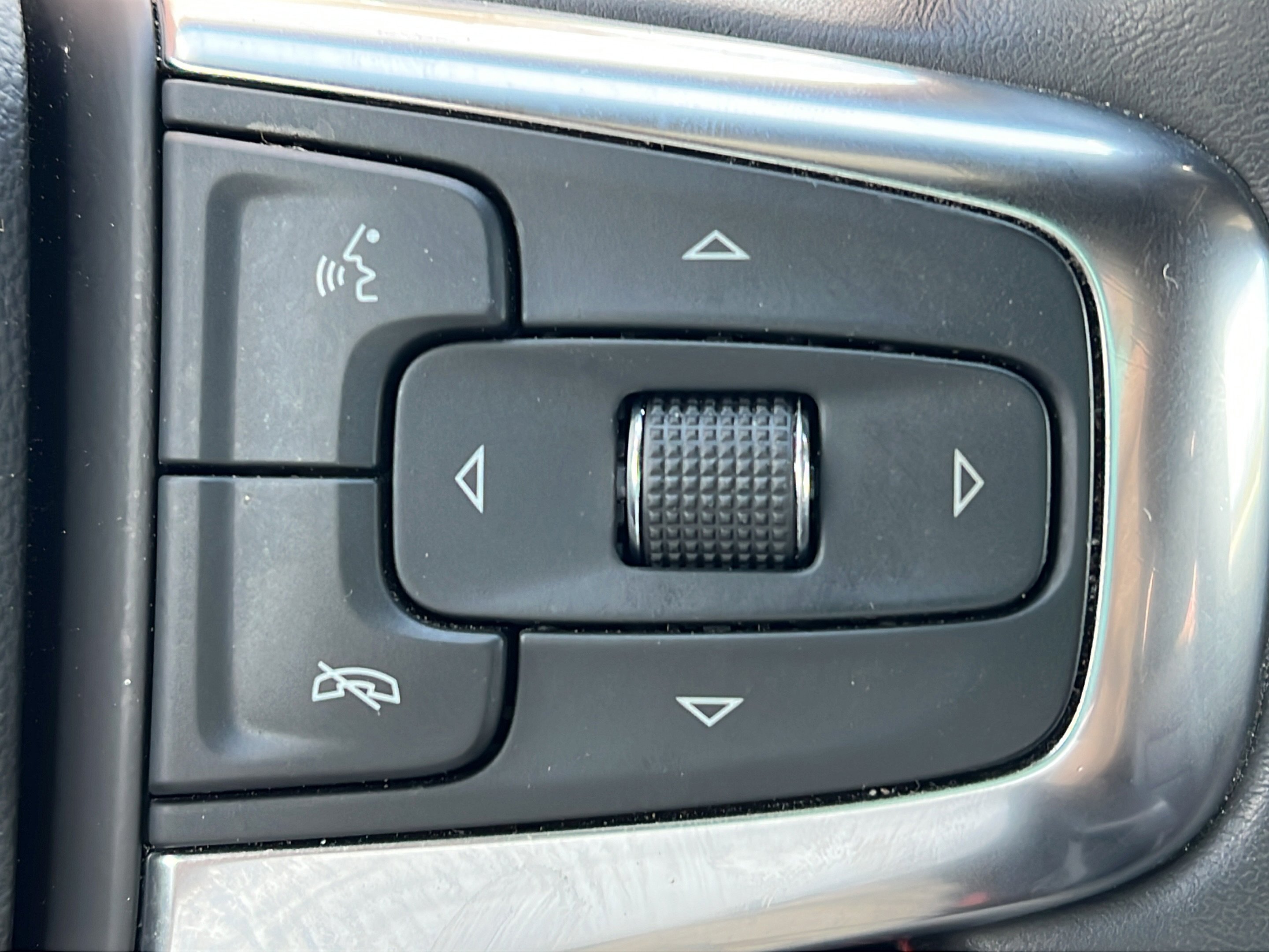 Used 2022 Nitro Yellow Metallic Chevrolet RS image 25