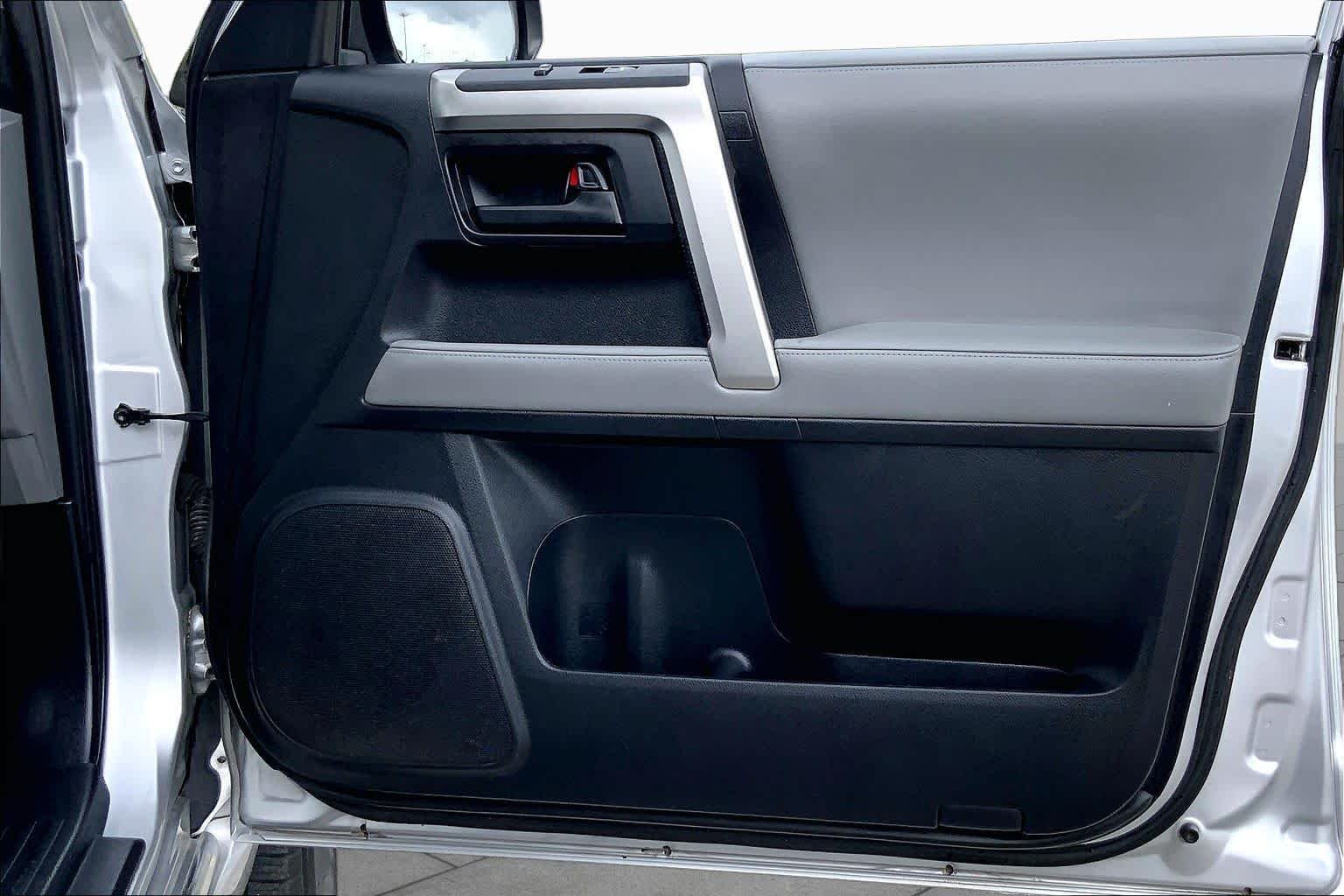 Used 2011 Classic Silver Metallic Toyota SR5 image 21