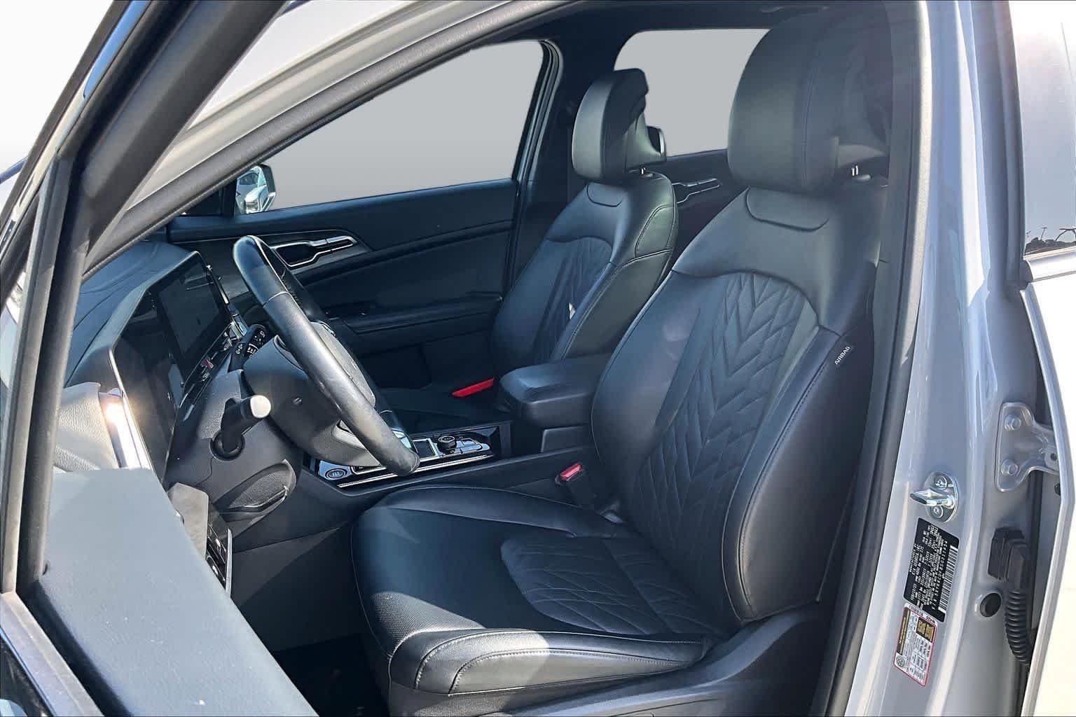 Certified Used 2025 Wolf Gray Kia X-Line image 8
