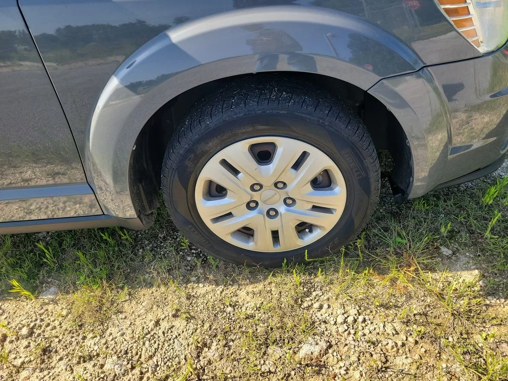 Used 2020 Gray Dodge SE image 2