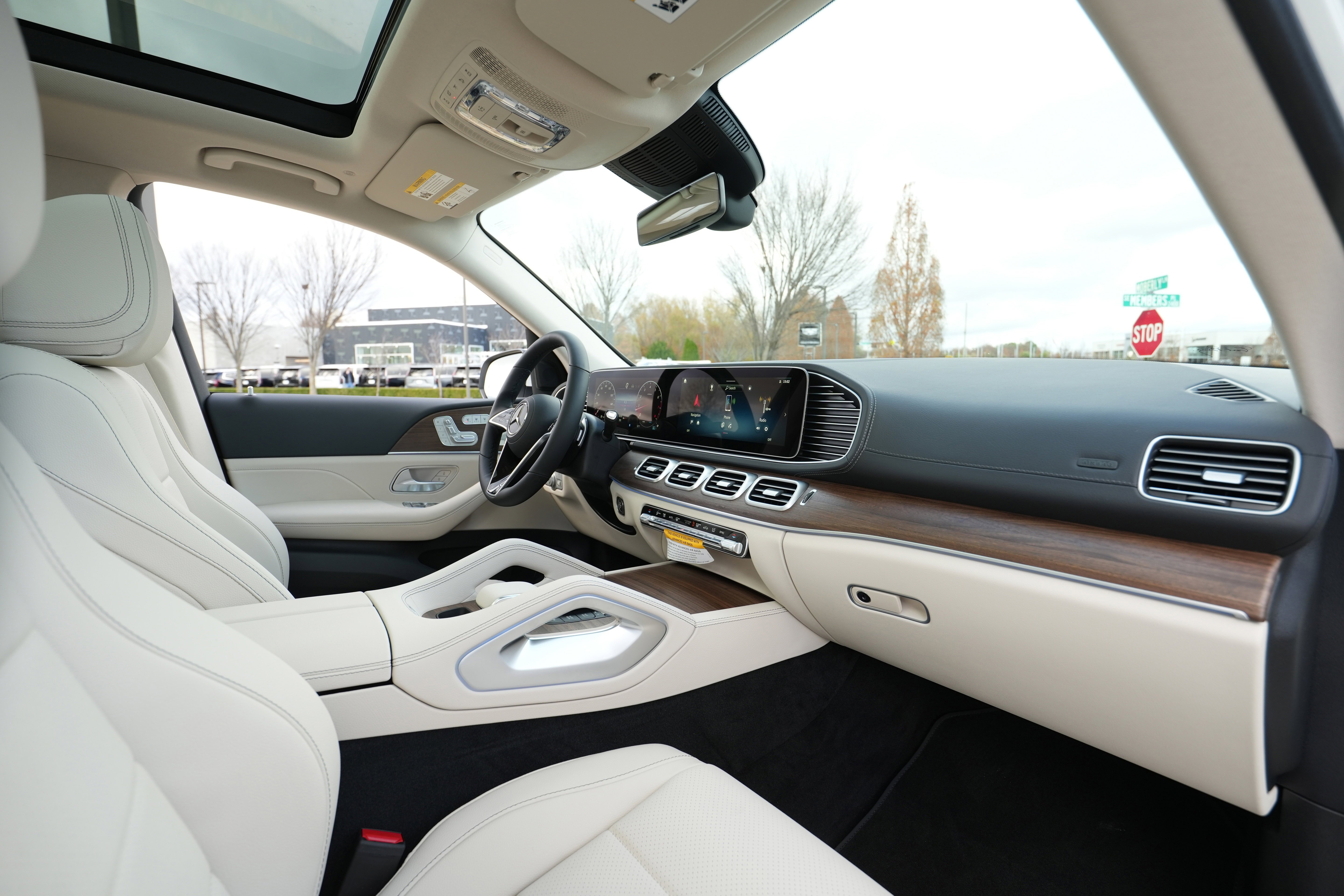 Used 2026 Polar White Mercedes-Benz GLE 350 image 42