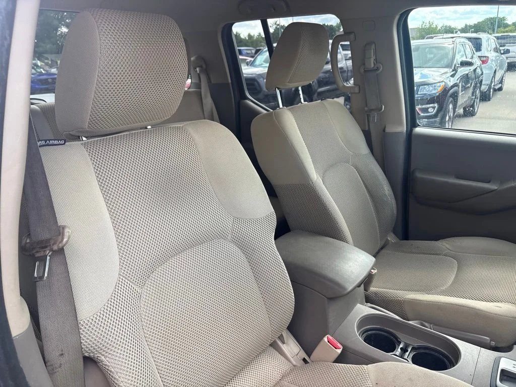 Used 2011 Red Nissan SV image 21