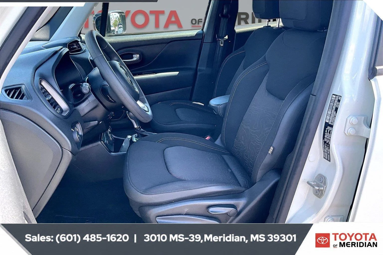 Used 2023 Alpine White Clearcoat Jeep Upland image 18