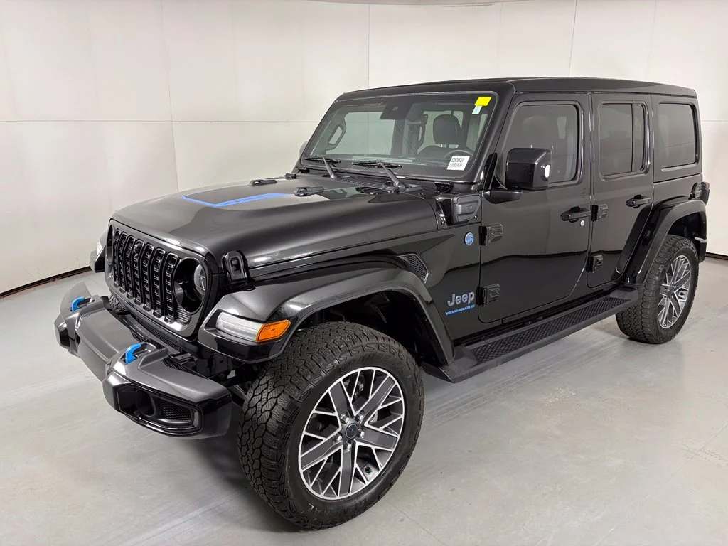 Used 2024 Black Jeep High Altitude 4xe image 4