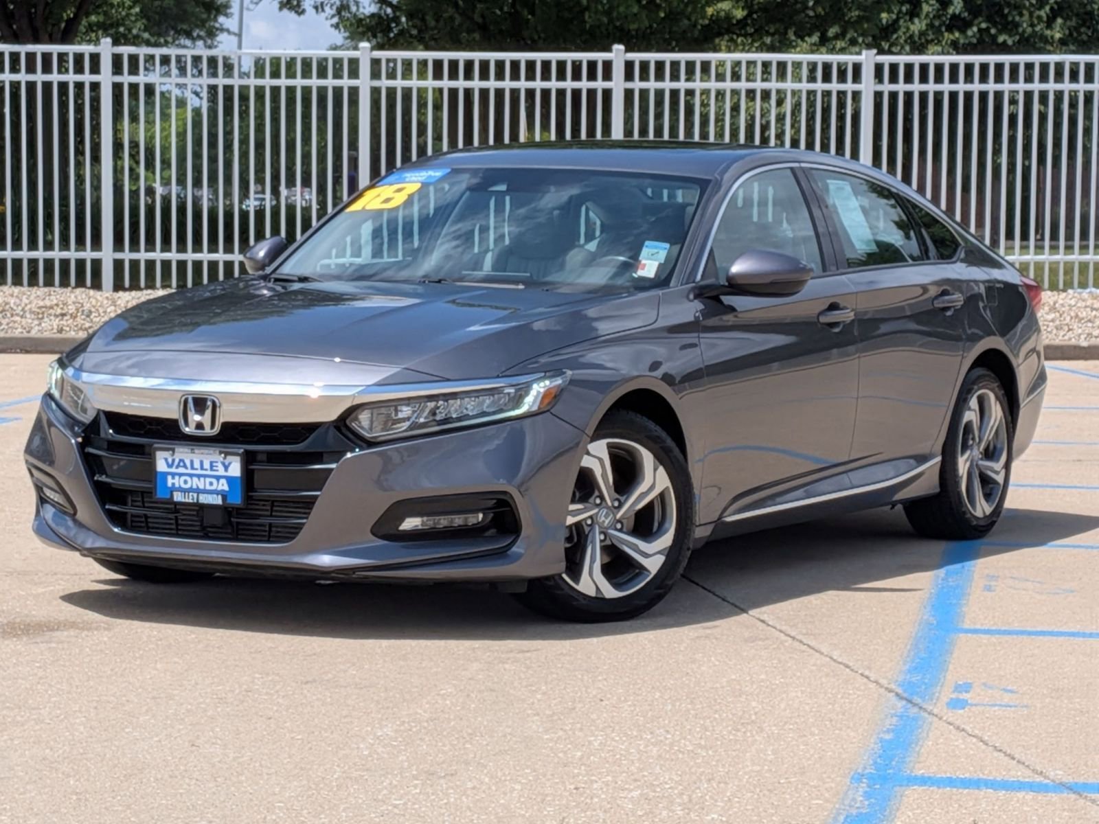 Certified Used 2018 Modern Steel Metallic Honda EX-L 1.5T image 2