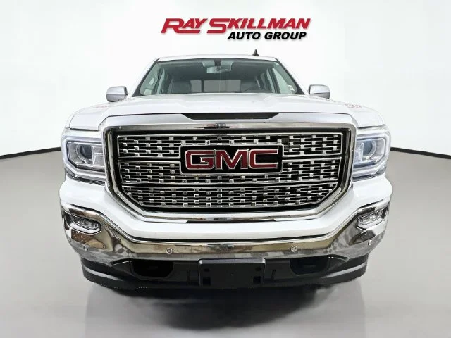 Used 2018 White GMC SLT image 2