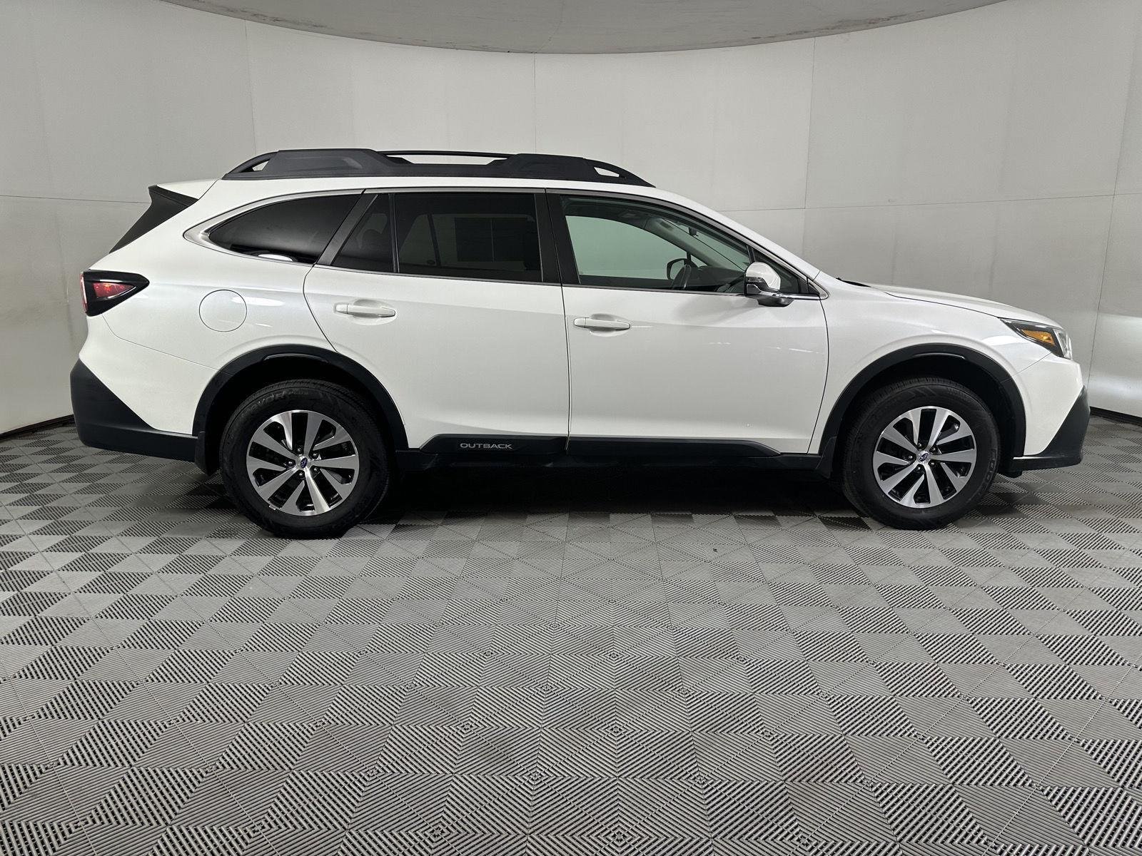Used 2021  Subaru  image 18