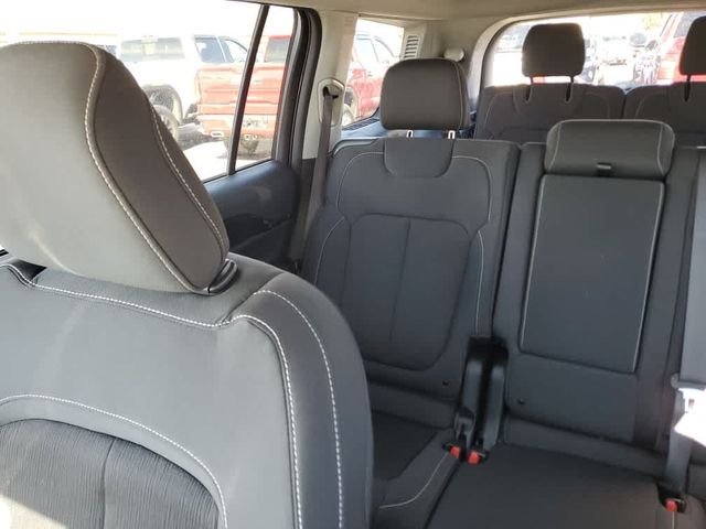 Used 2023 White Jeep Laredo image 14