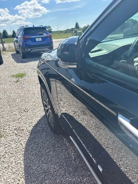 Used 2023 Black Jeep Summit image 5