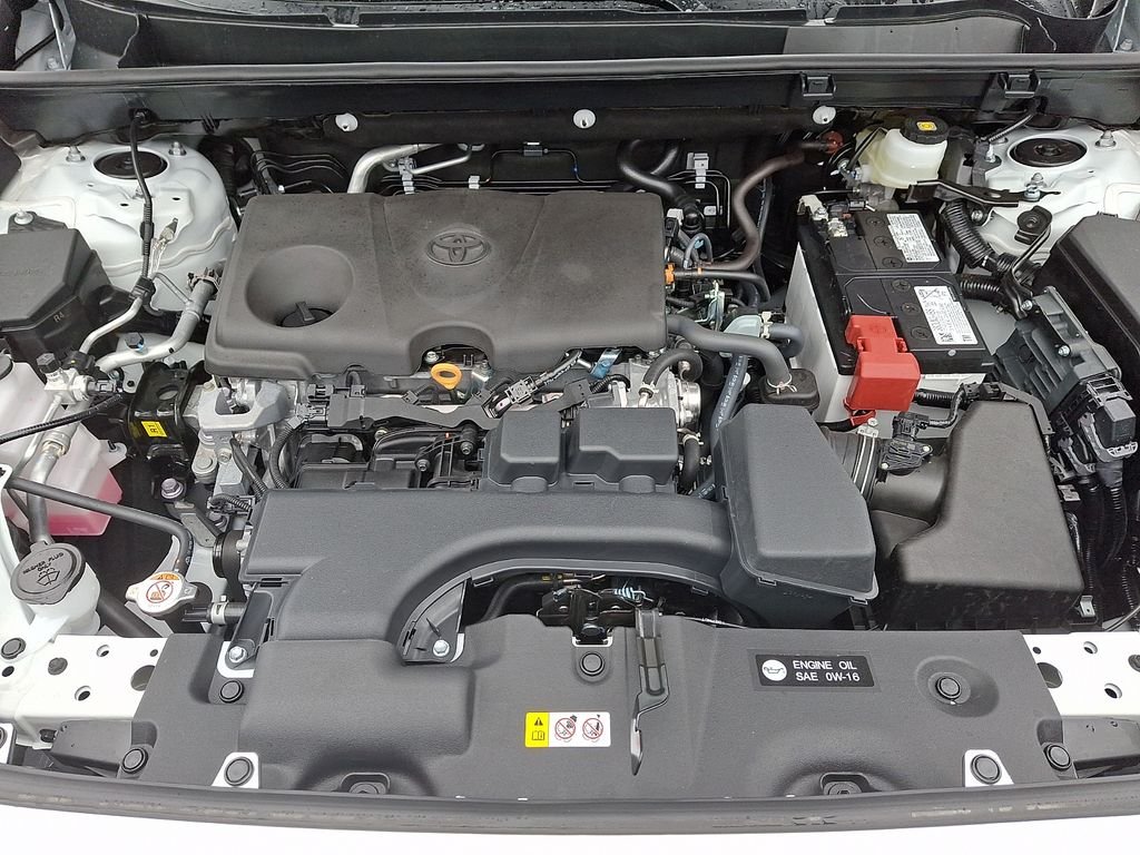 2025 Toyota RAV4 XLE - Photo 21