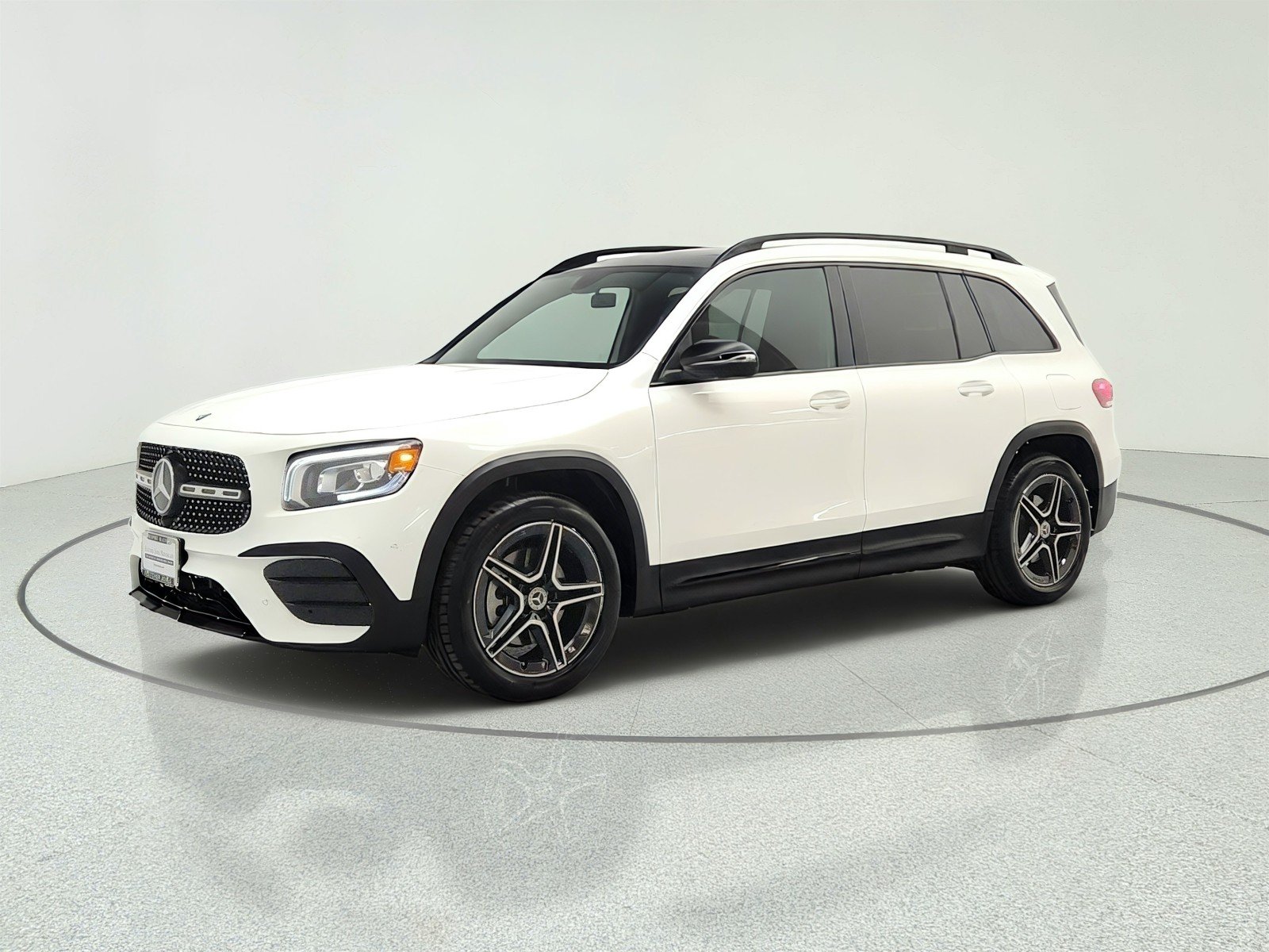 Used 2021 Polar White Mercedes-Benz GLB 250 SUV image 1