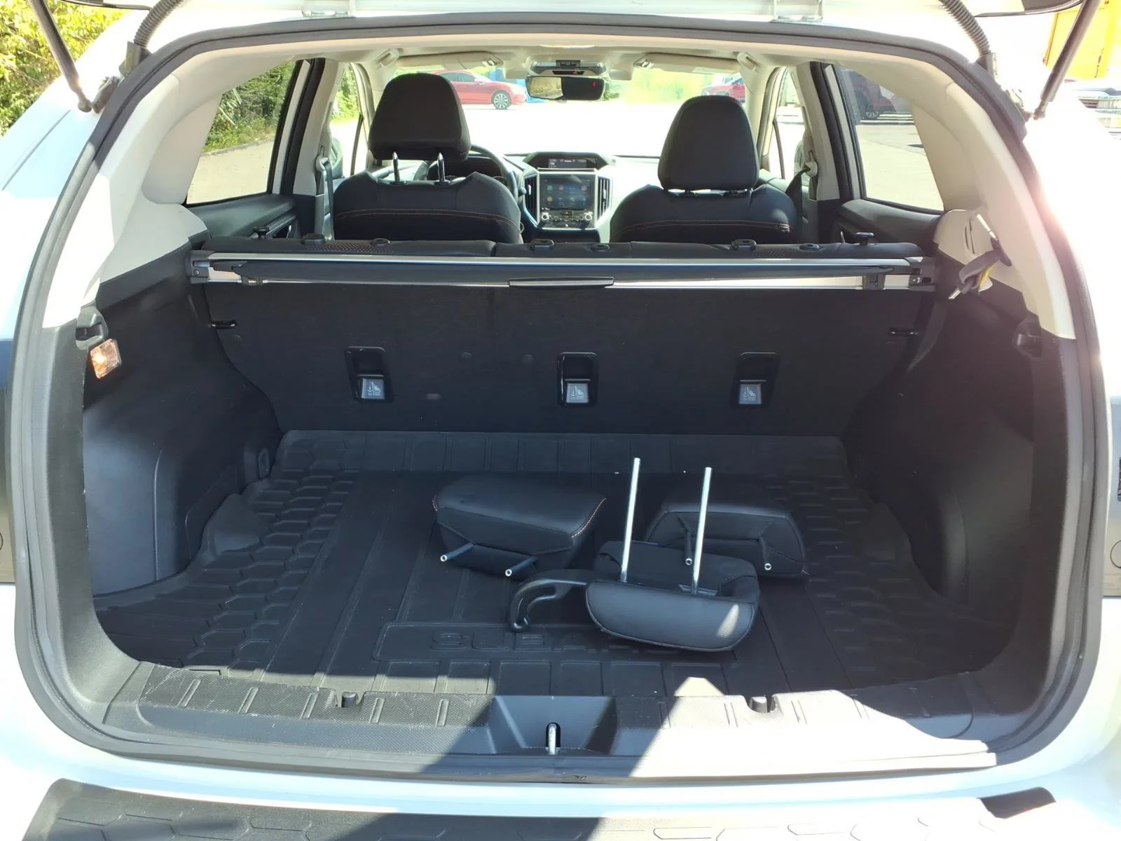 Used 2021 Crystal White Pearl Subaru Limited image 30