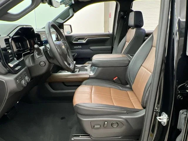 2025 Chevrolet Silverado 1500 High Country - Photo 9