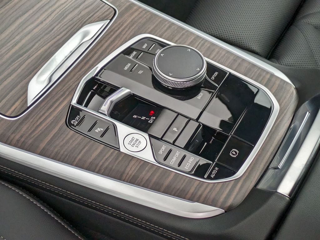 New 2026 Black Sapphire Metallic BMW sDrive40i image 17