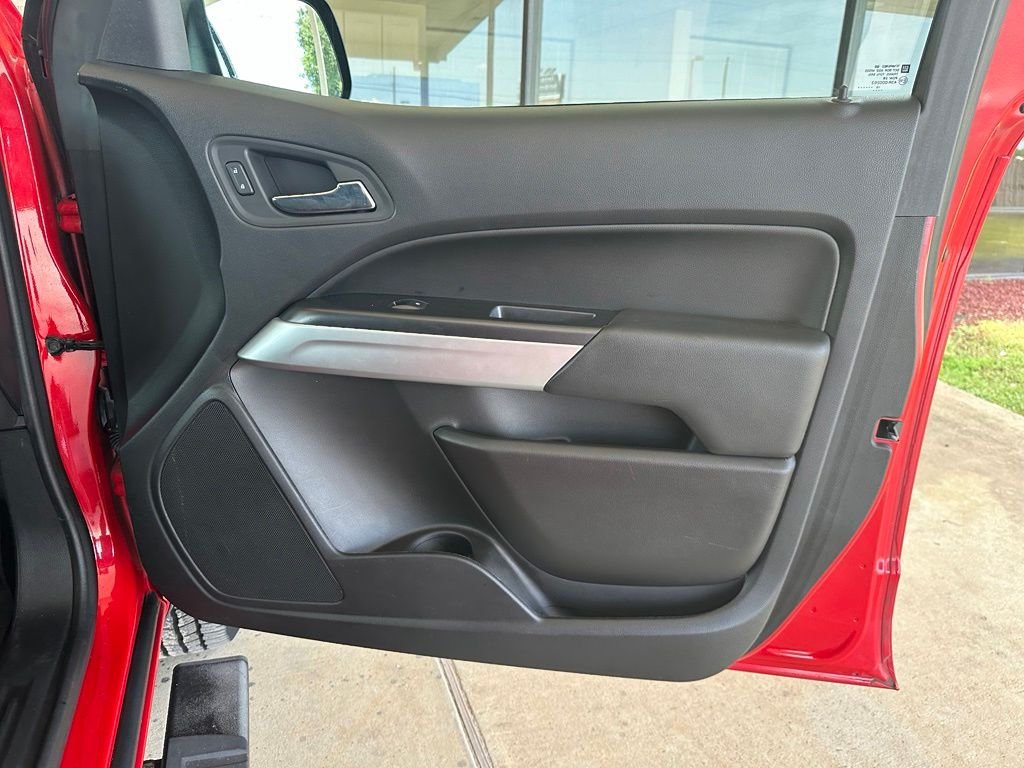Used 2019 Red Chevrolet LT image 34