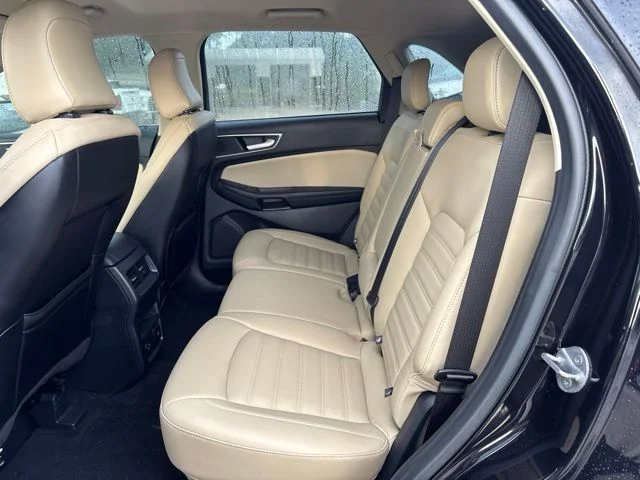 Used 2022 Black Ford SEL image 10