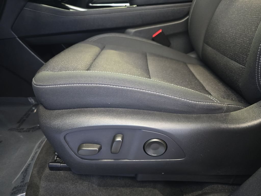 Used 2024 White Chevrolet LT image 30