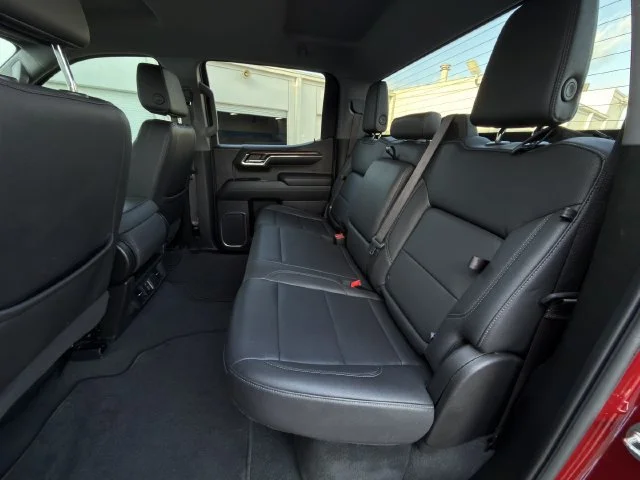 2024 GMC Sierra 1500 SLT - Photo 33