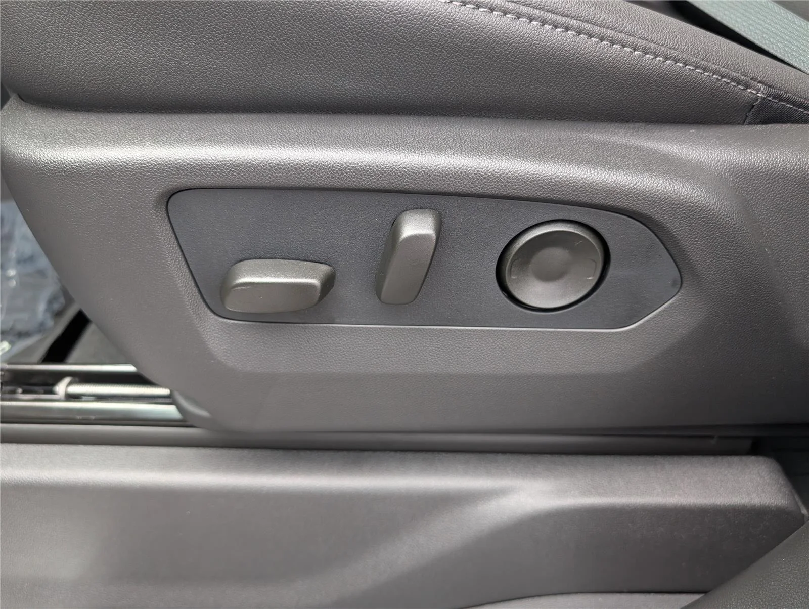 2026 Chevrolet Silverado 1500 LTZ - Photo 34