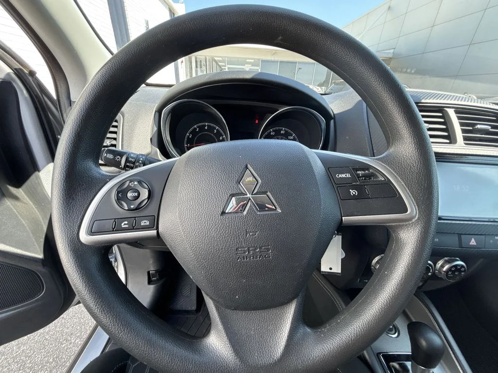 Used 2024 Silver Mitsubishi 2.0 ES image 11