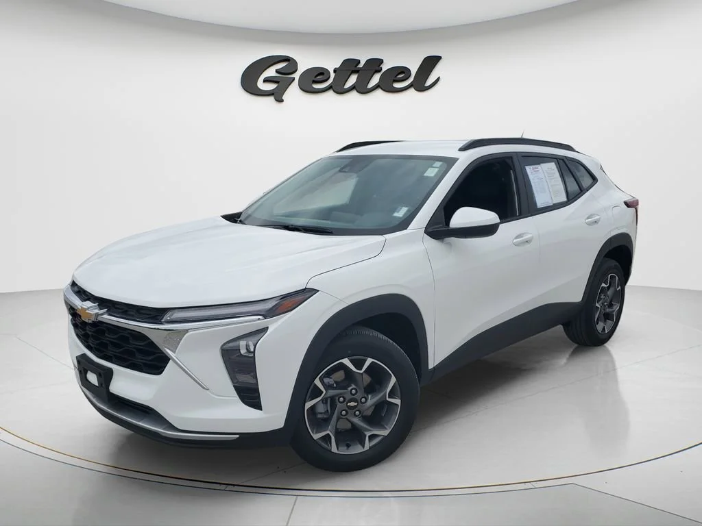 Used 2024 Summit White Chevrolet LT image 1