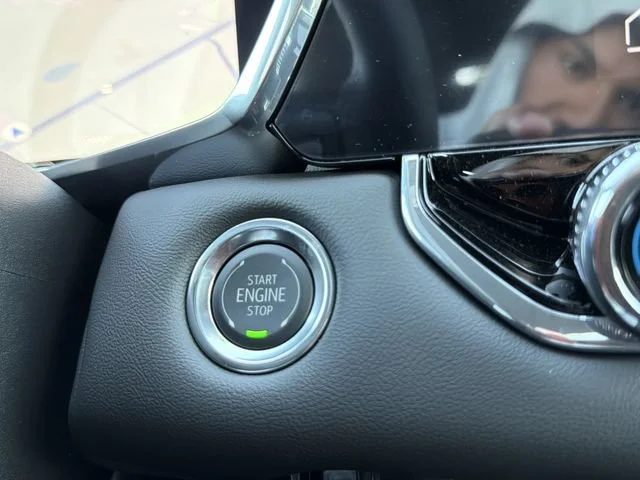 New 2026 Summit White GMC Elevation image 25