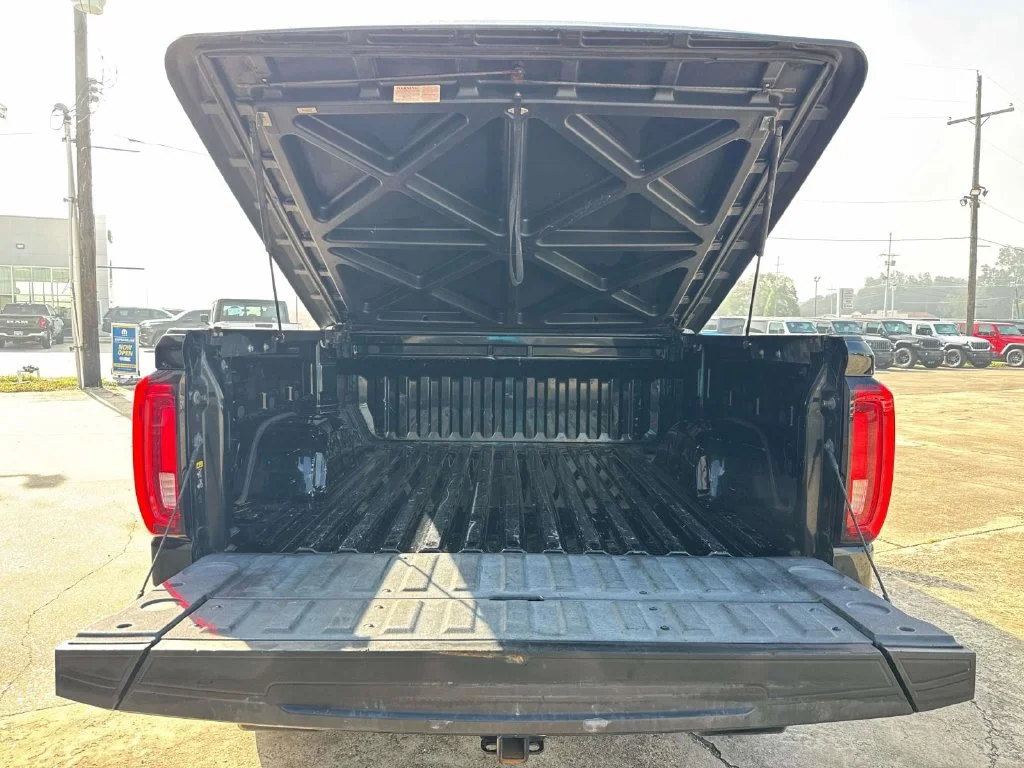 Used 2019 Black GMC SLT image 22