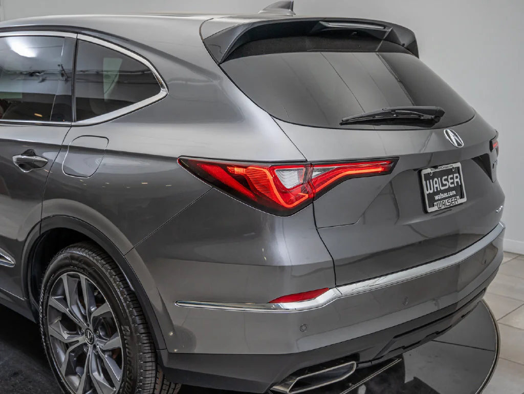 Used 2024 Liquid Carbon Metallic Acura Technology image 19