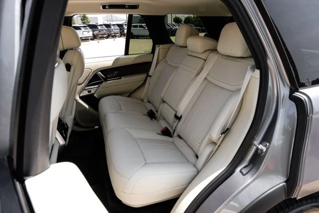 New 2026  Land Rover SE image 50