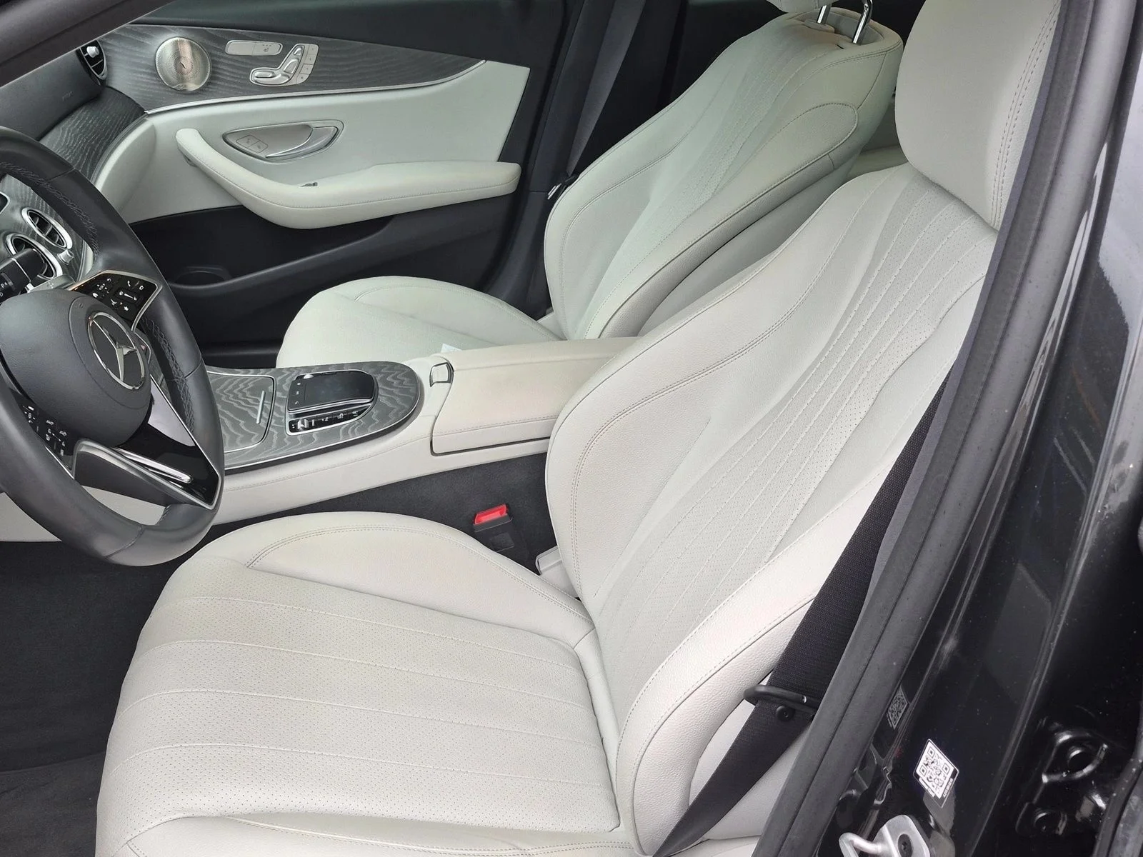 Used 2022 Graphite Grey Metallic Mercedes-Benz E 350 image 15