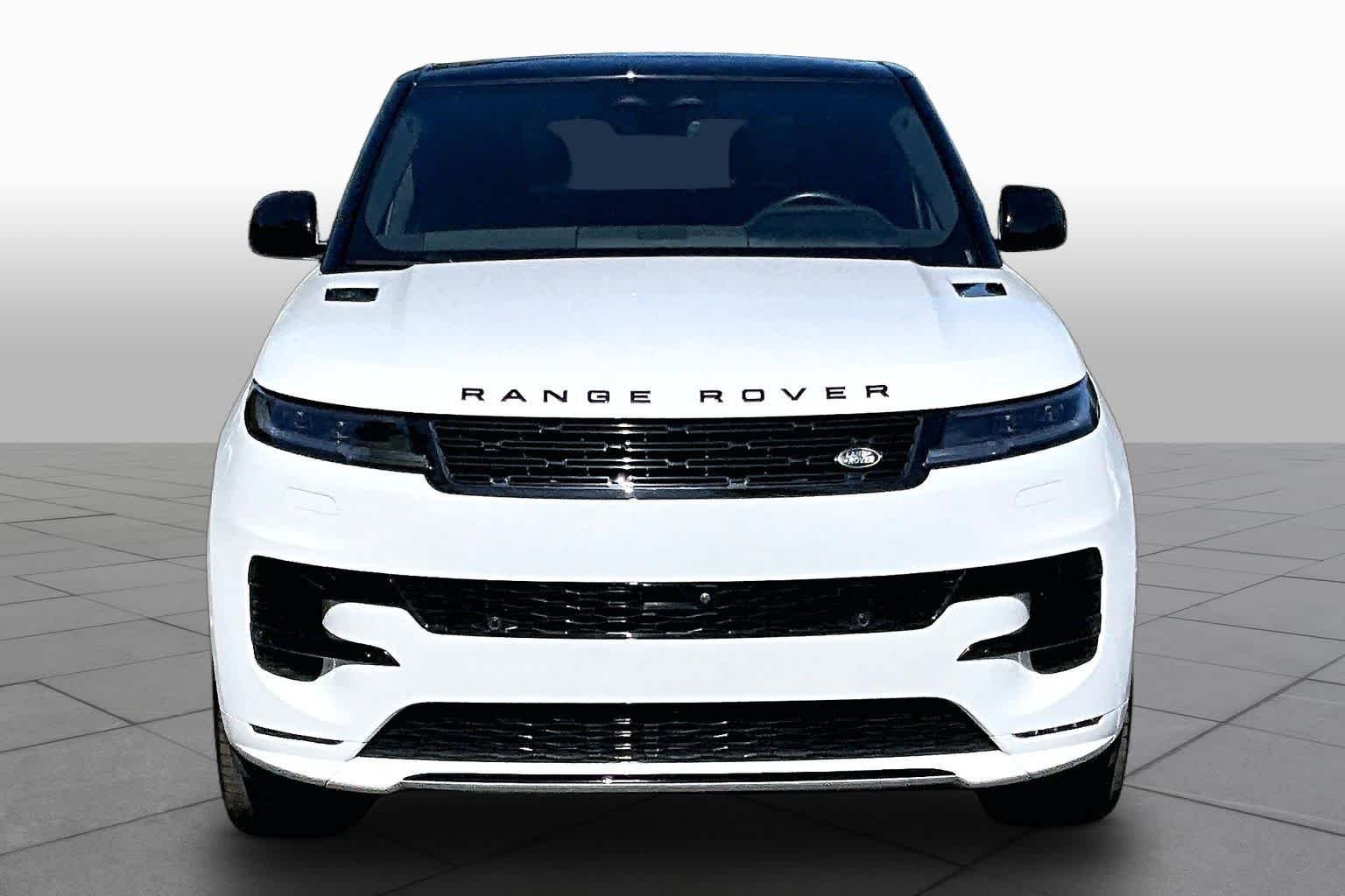 Used 2024 Fuji White Land Rover Dynamic SE image 4