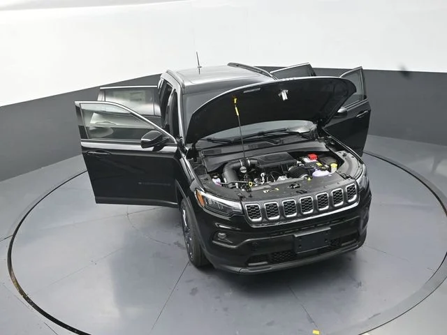 New 2026 Diamond Black Crystal Pearlcoat Jeep  image 24