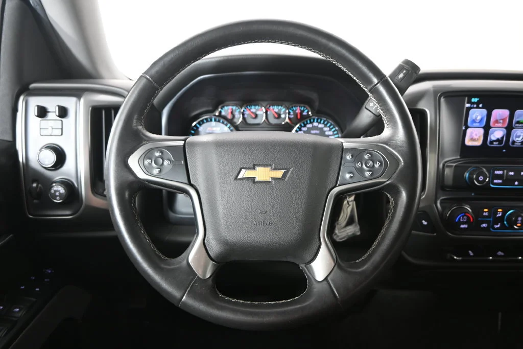 Used 2017 DEEP OCEAN BLUE METALLIC Chevrolet LT image 32