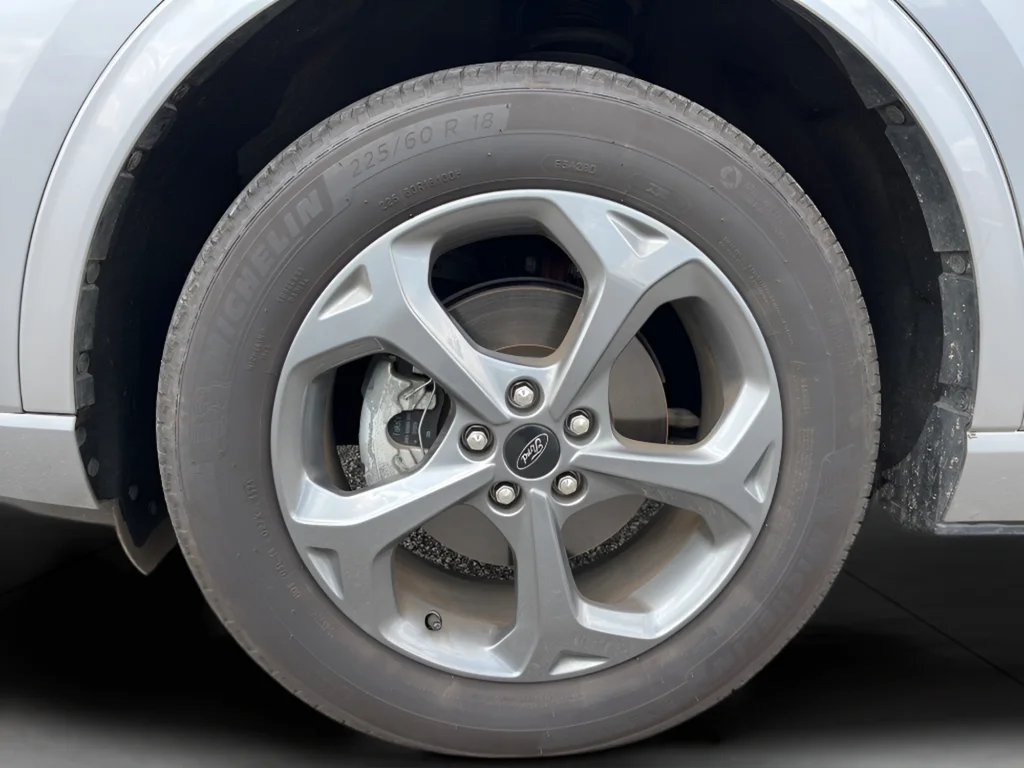 2024 Ford Escape ST-Line Select - Photo 9