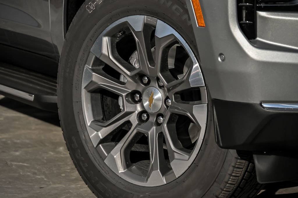 New 2026 Sterling Gray Metallic Chevrolet LT image 4