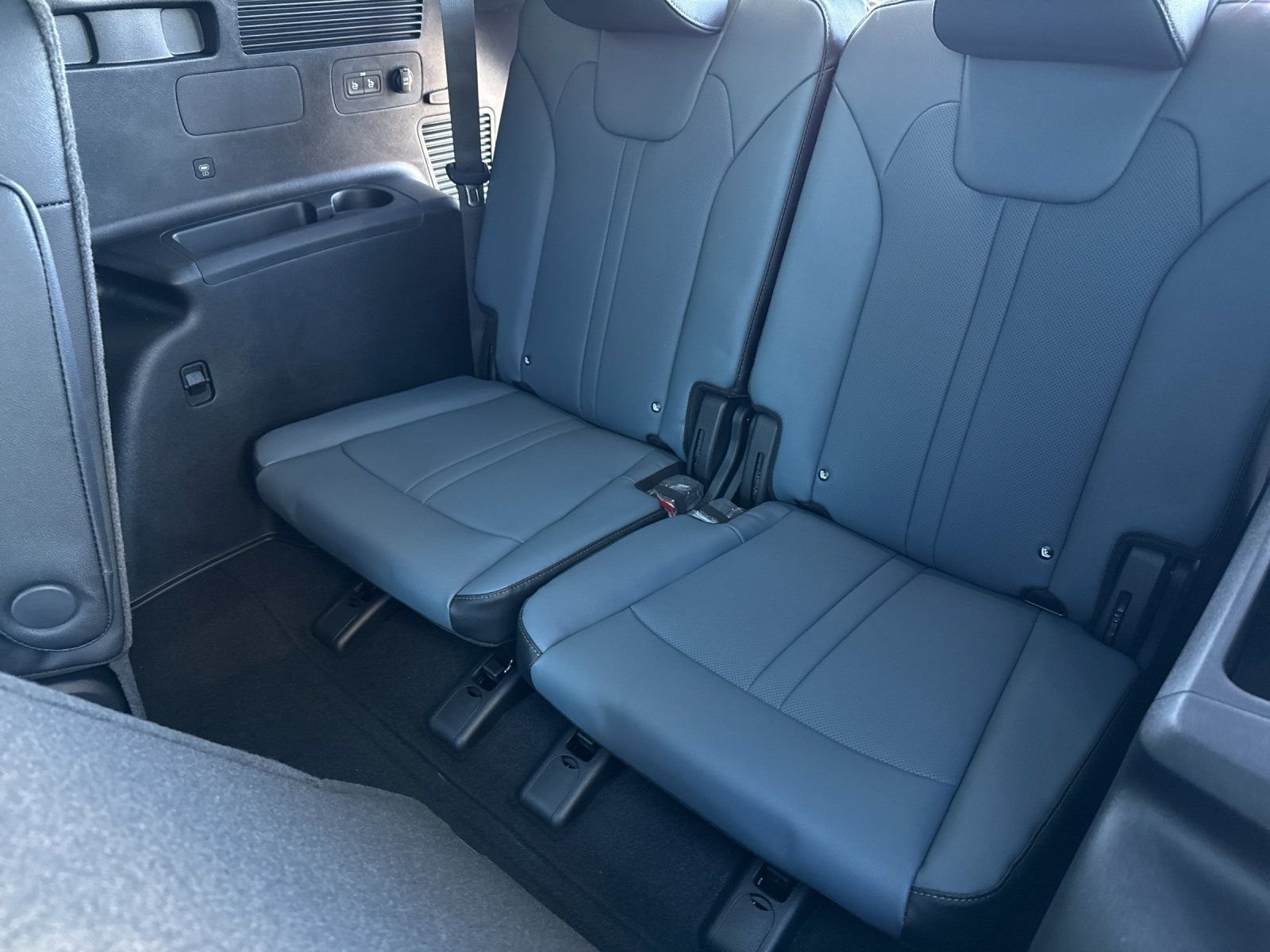 2025 Kia Sorento SX Prestige Hybrid - Photo 16