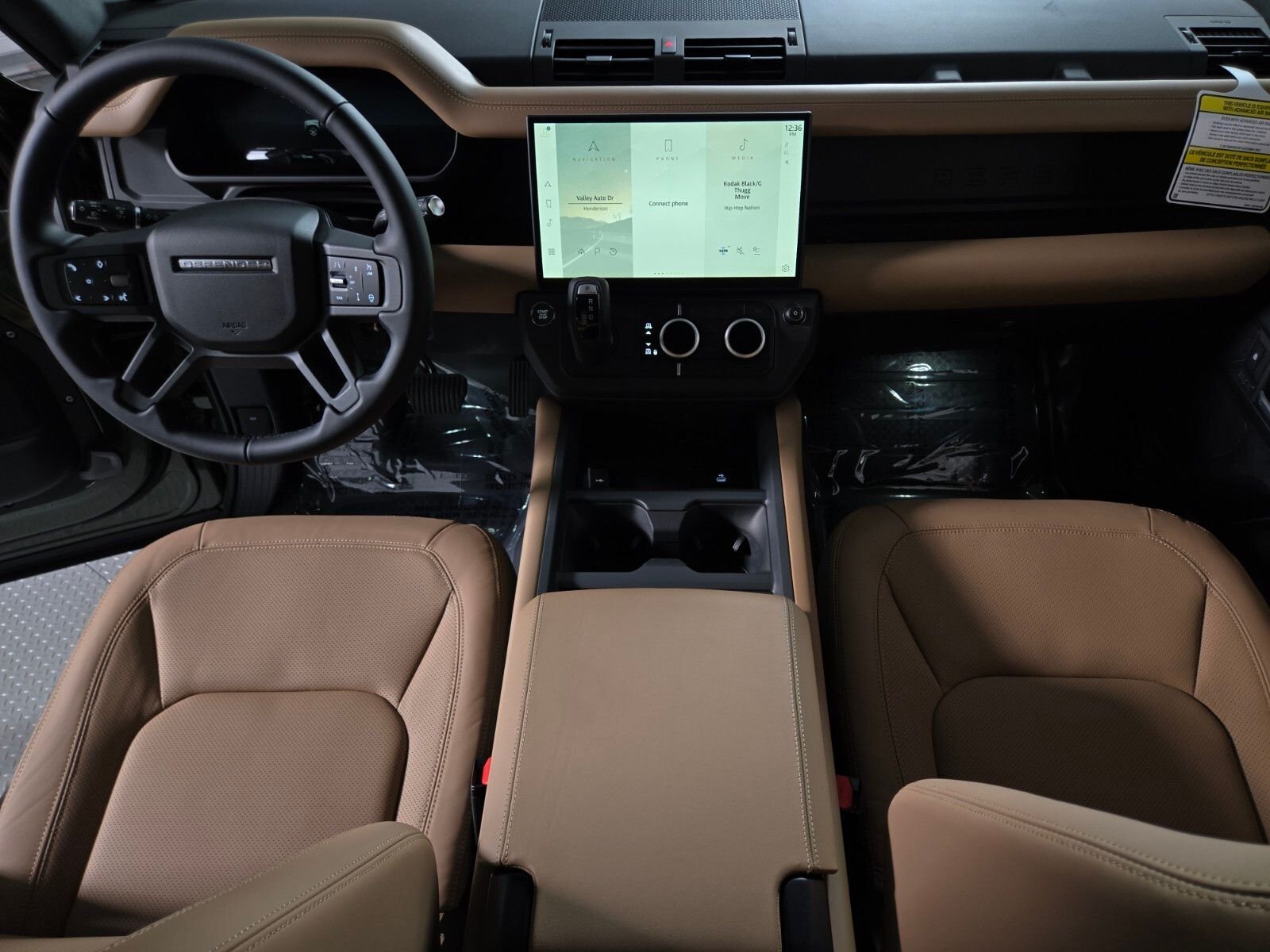 New 2026 Woolstone Green Land Rover X-Dynamic SE image 4