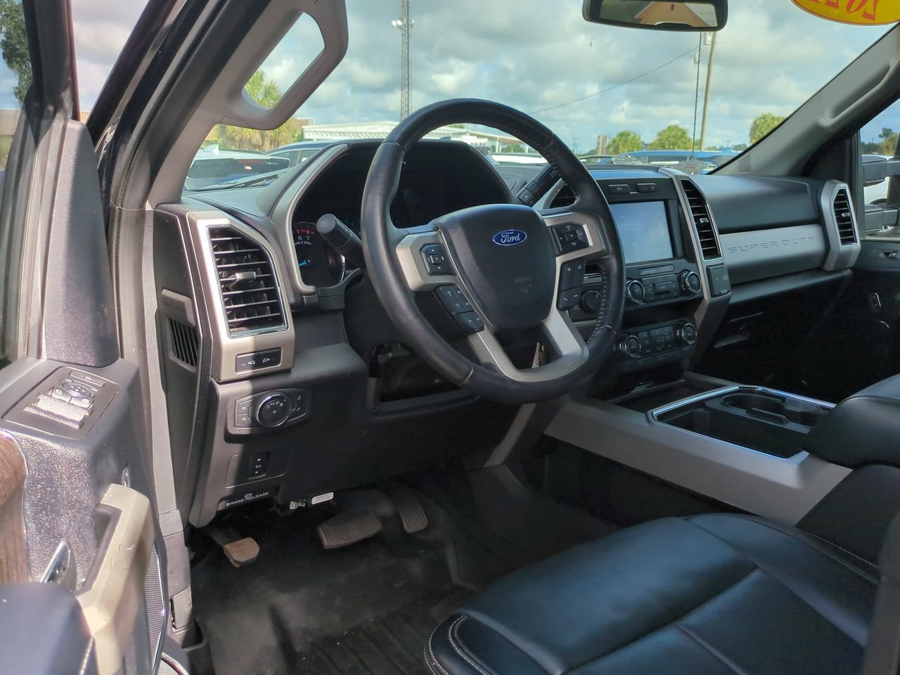 Used 2021  Ford  image 15