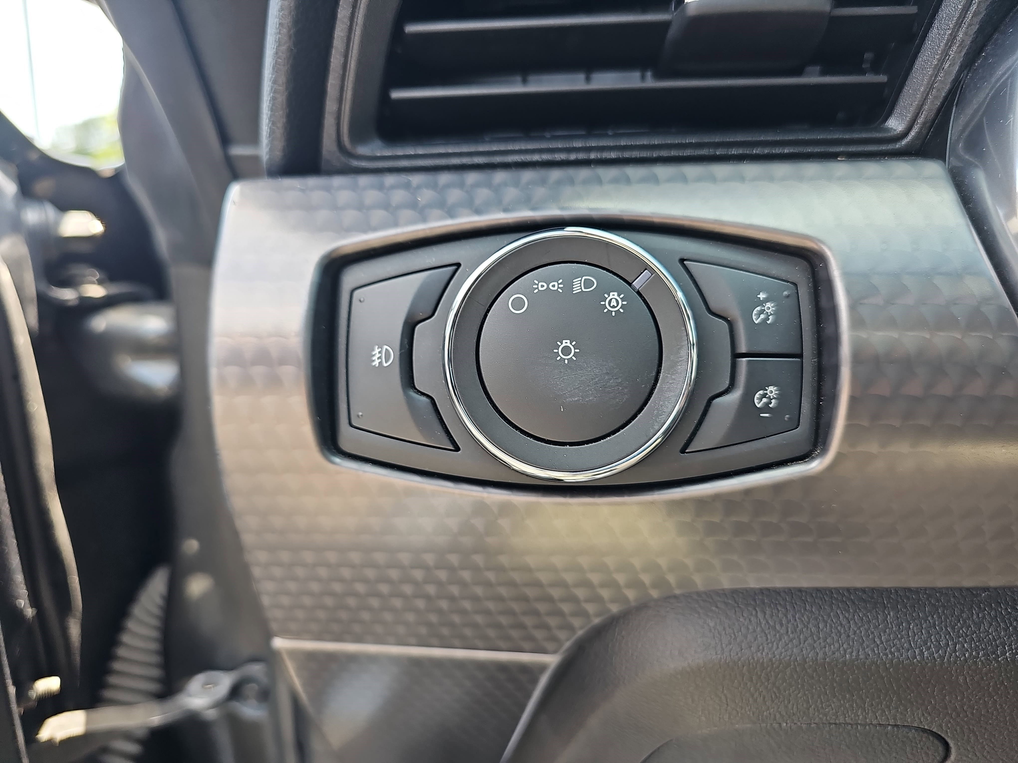 Used 2020 Magnetic Ford GT Premium image 30